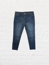 Load image into Gallery viewer, Milagros Jeans (Dark Wash) 3x Only
